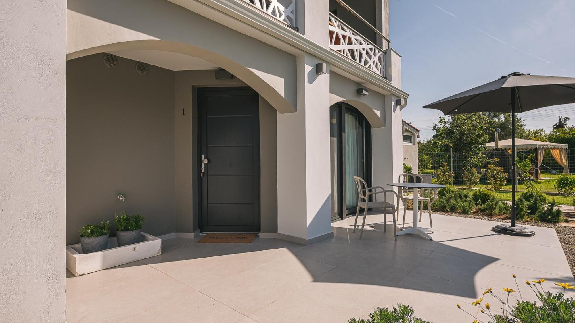 Electra Beachfront Suites, Nea Irakleia Extérieur photo