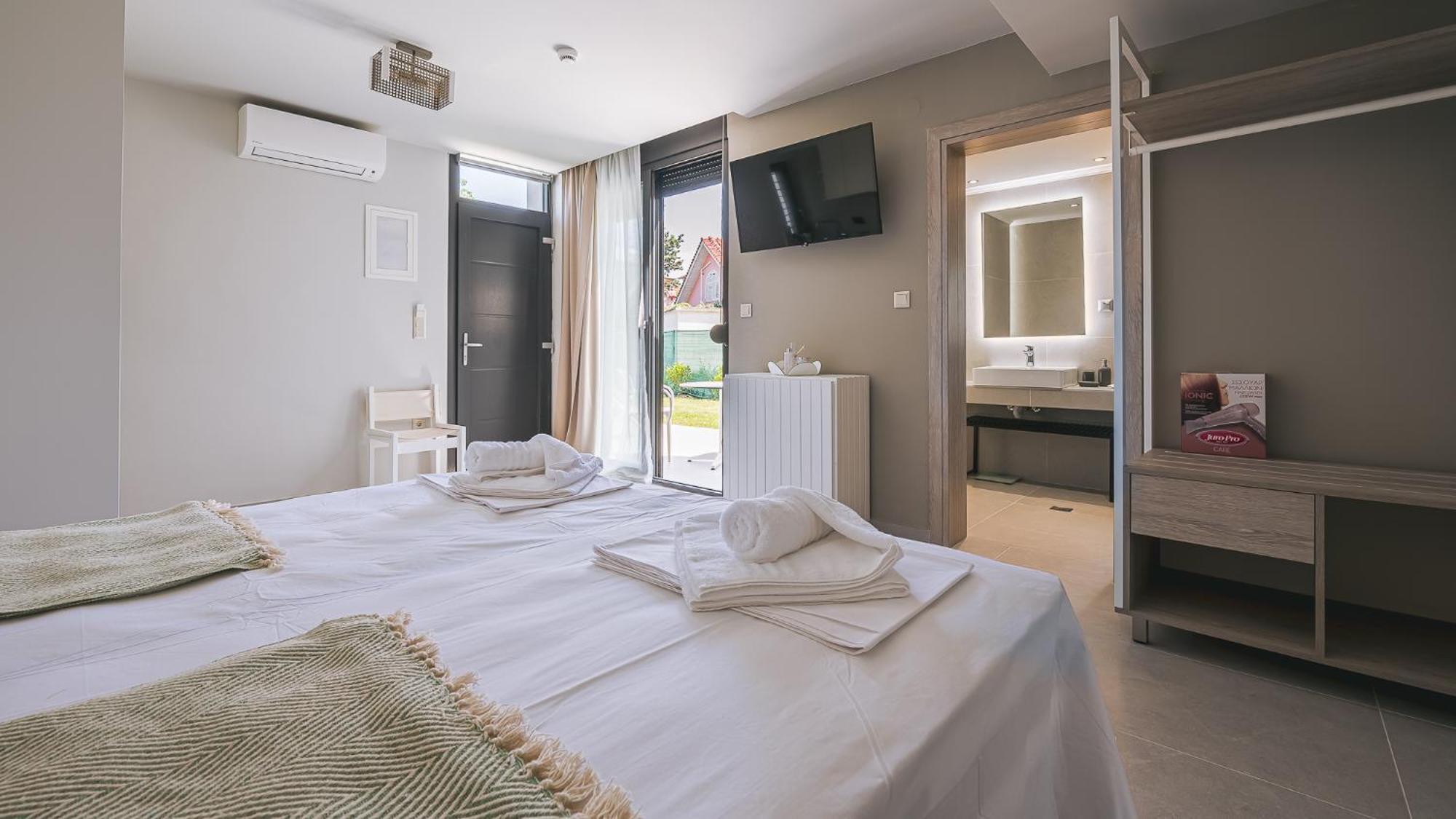 Electra Beachfront Suites, Nea Irakleia Extérieur photo